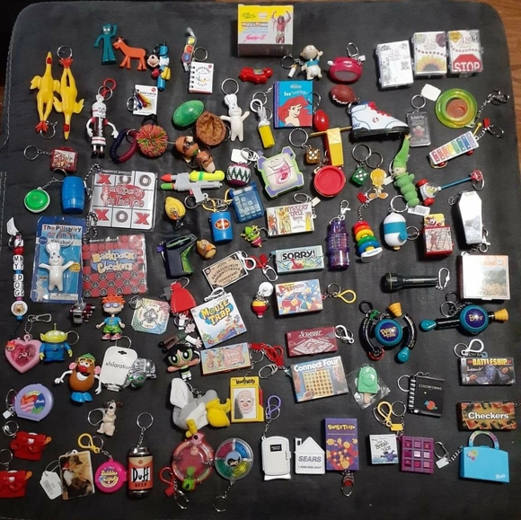 HUGE Basic Fun Keyring/Keychain Kit! - Picture 6 of 16